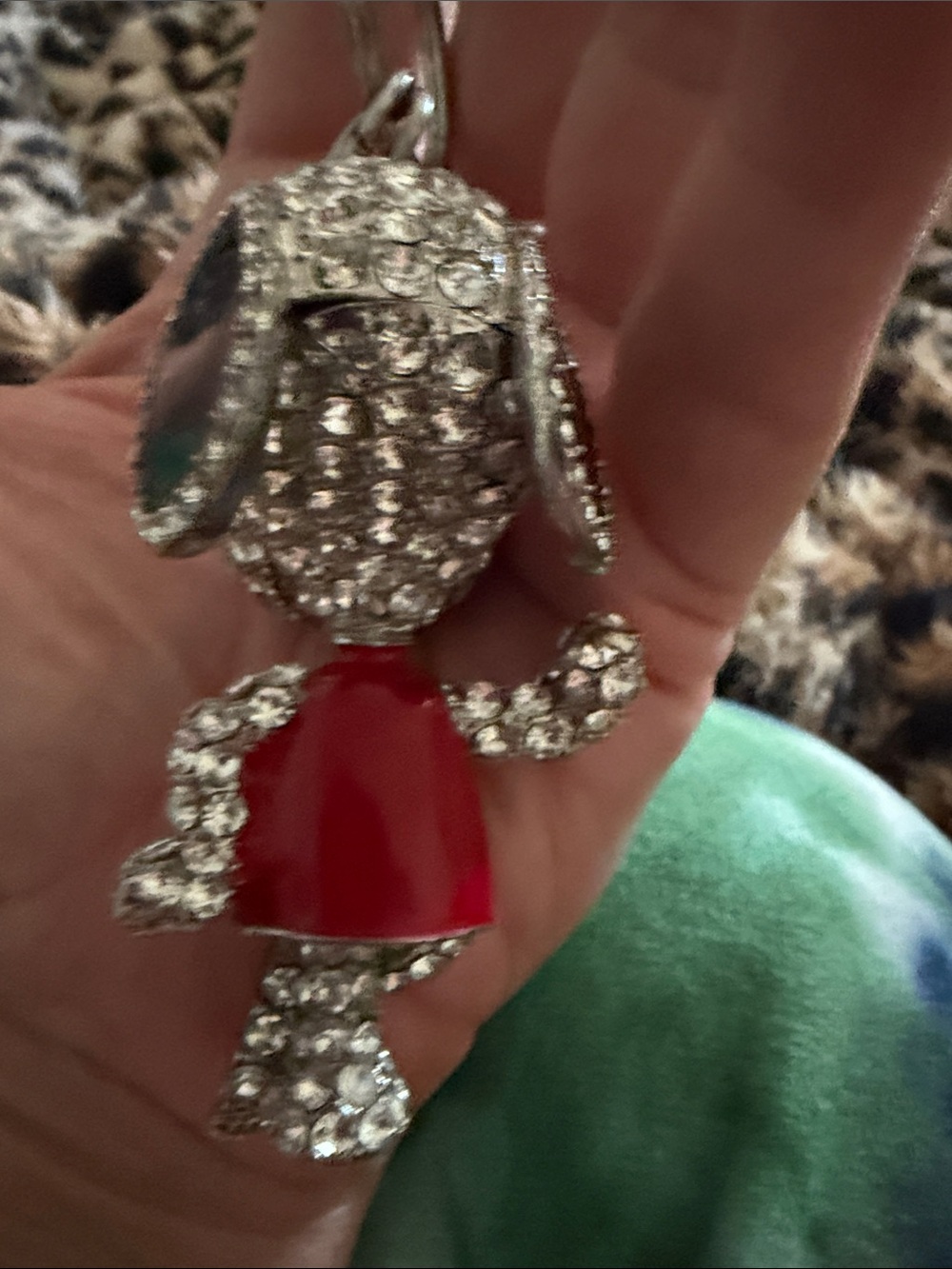 Snoopy Joe Cool Pave Chrystal key chain - Picture 9 of 9